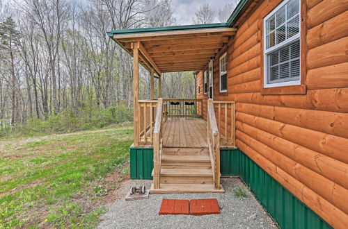 Foto 19 - Cozy Bidwell Cabin w/ Deck: Trail & Creek Access