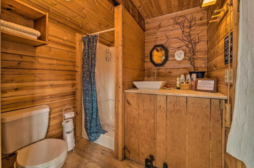 Photo 21 - Cozy Truckee Cabin w/ Sauna: 11 Mi to Sugar Bowl