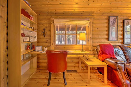 Photo 10 - Cozy Truckee Cabin w/ Sauna: 11 Mi to Sugar Bowl