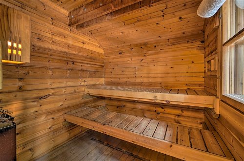 Photo 6 - Cozy Truckee Cabin w/ Sauna: 11 Mi to Sugar Bowl