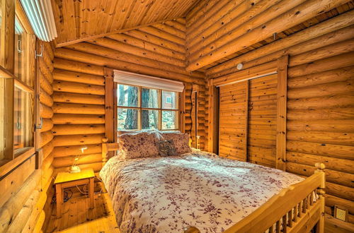 Photo 3 - Cozy Truckee Cabin w/ Sauna: 11 Mi to Sugar Bowl