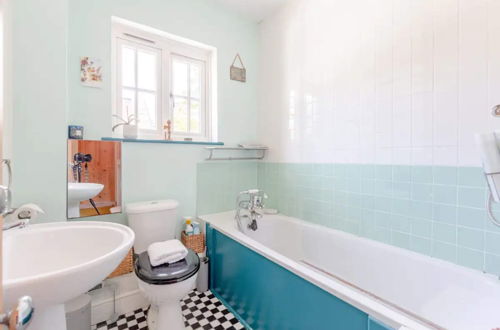 Foto 17 - Beautiful 2BD House With Garden - Stoke Newington