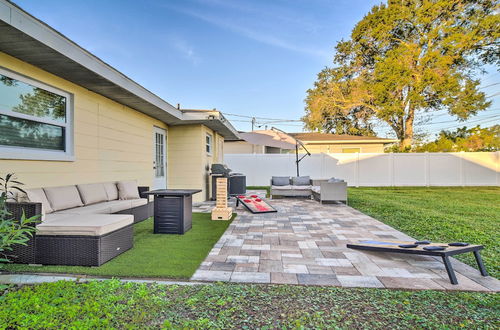 Foto 2 - Sunny Seminole Home w/ Gas Grill + Fire Pit