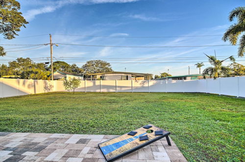 Foto 5 - Sunny Seminole Home w/ Gas Grill + Fire Pit