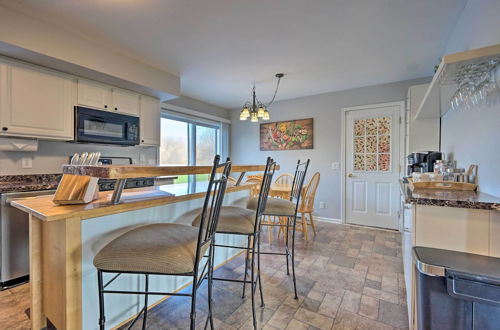 Photo 14 - Spacious Home Near Bromley Mountain Ski Resort