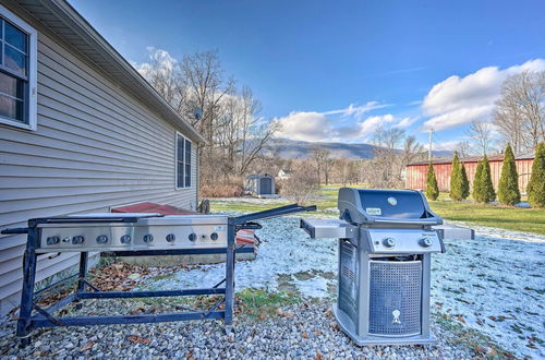 Photo 10 - Spacious Home Near Bromley Mountain Ski Resort