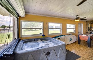 Foto 3 - Lake Francis Lily Pad - Home w/ Hot Tub & Dock