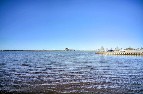 Photo 28 - Cozy Lake Charles Studio w/ Golf Course Views