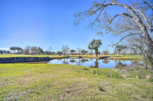 Photo 14 - Cozy Lake Charles Studio w/ Golf Course Views