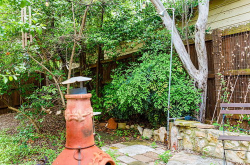 Photo 26 - Beautiful Cottage Close to Downtown Austin