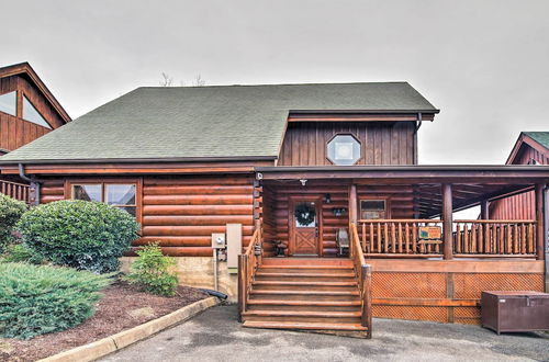 Photo 1 - 'cubbies Cabin' w/ Hot Tub ~ 7 Mi to Dollywood