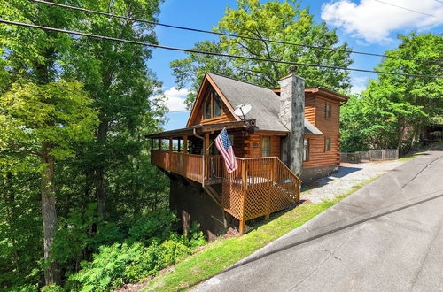 Photo 26 - Newly Renovated Cabin w/ Hot Tub, Lake & Bbq