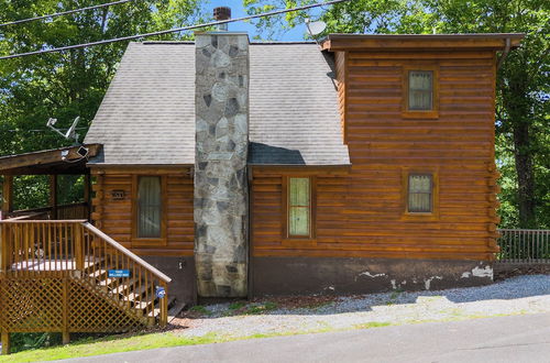 Photo 27 - Newly Renovated Cabin w/ Hot Tub, Lake & Bbq