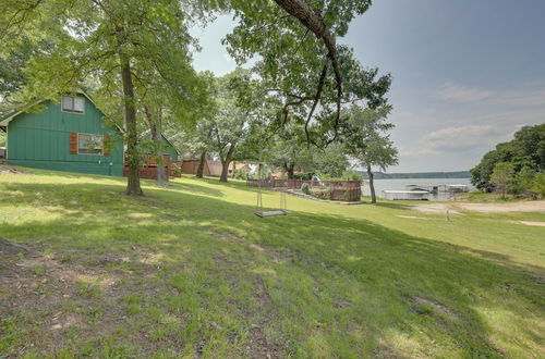 Foto 30 - Lakefront Grove Cabin w/ Shared Boat Dock & Pool