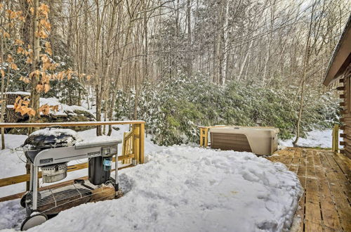 Photo 28 - Andover Cabin Retreat w/ Hot Tub & Fireplace
