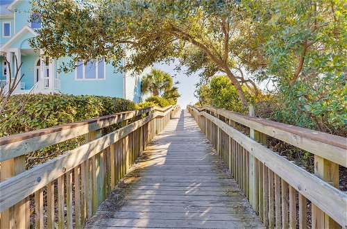Foto 18 - Lovely Emerald Isle Home, Walk to Beach