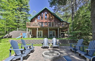 Photo 1 - Lakefront Hazelhurst Cabin: Dock & Pool Table