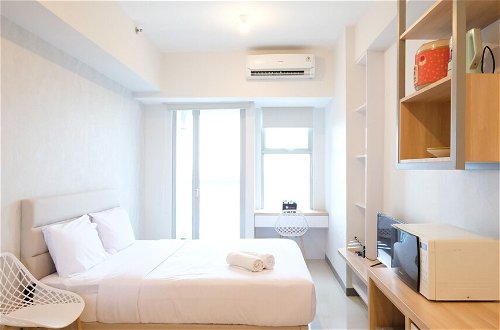 Photo 1 - Cozy Stay Studio Connected With Mall At Supermall Mansion Apartment
