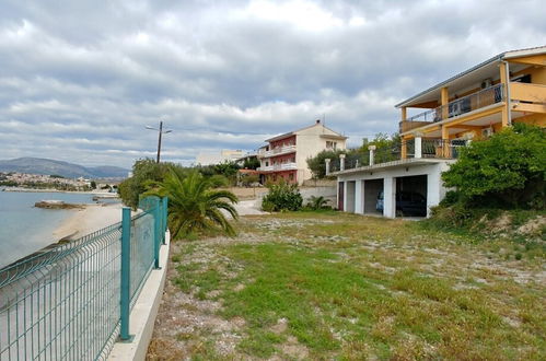 Foto 23 - A1 Beachfront apt With big Terrace and sea View