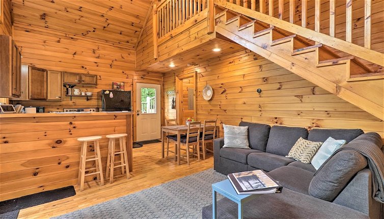 Foto 1 - Cozy Boone Cabin w/ Deck: Close to Downtown