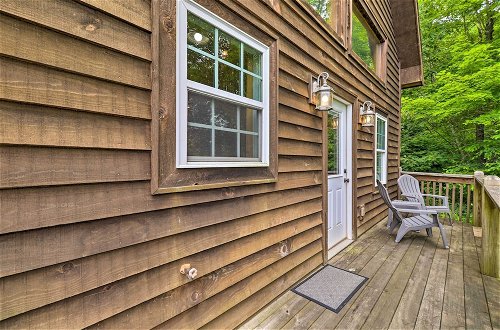 Foto 4 - Cozy Boone Cabin w/ Deck: Close to Downtown