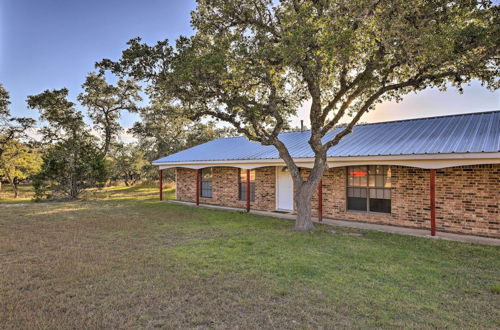 Foto 28 - Quiet Haven w/ Hot Tub, 4 Mi to Canyon Lake