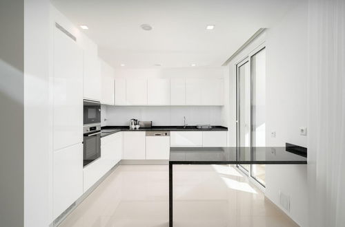 Foto 6 - Polished Lagos Holiday Apartment by Ideal Homes