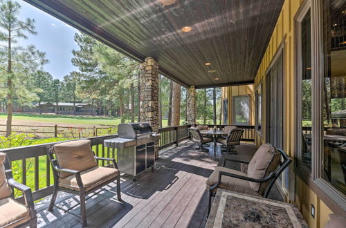 Foto 31 - Lavish Pinetop Paradise With Central Location