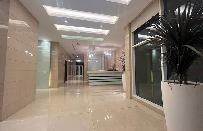 White luxury Suite hotel - Photo 3