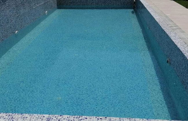 White luxury Suite hotel - Photo 19