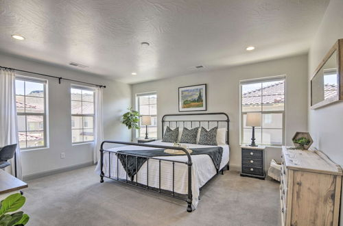 Photo 14 - Chic Sun-soaked Townhome: 42 Mi to Zion Natl Park