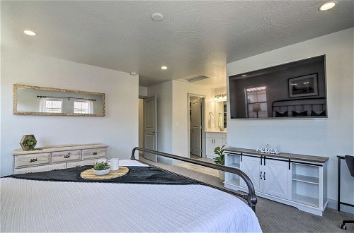 Photo 17 - Chic Sun-soaked Townhome: 42 Mi to Zion Natl Park