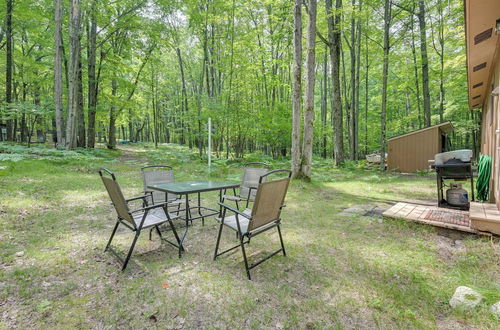 Foto 21 - Secluded Farwell Cabin w/ Fire Pit & Gas Grill