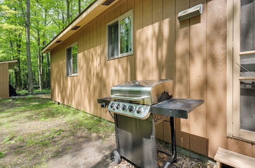 Foto 35 - Secluded Farwell Cabin w/ Fire Pit & Gas Grill