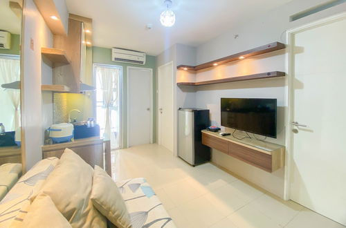 Photo 13 - Best Strategic 2Br Apartment At Bassura City