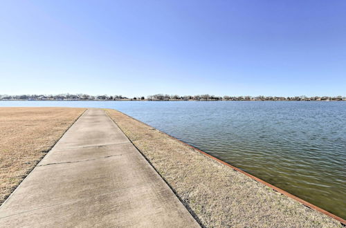 Photo 2 - Richland-chambers Reservoir Condo With Pool