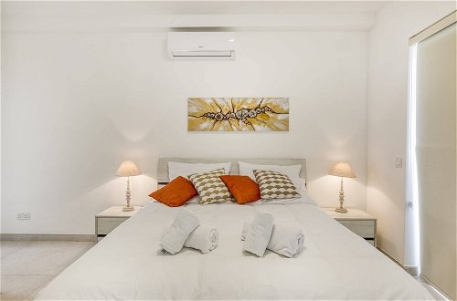 Photo 4 - Gzira Penthouse - Hosted by Sweetstay