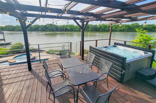 Photo 17 - Luxury Home w/ Pool on San Jacinto Riverfront