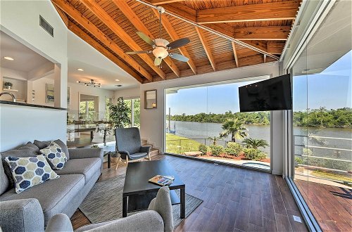 Foto 16 - Luxury Home w/ Pool on San Jacinto Riverfront