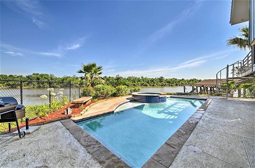 Foto 22 - Luxury Home w/ Pool on San Jacinto Riverfront