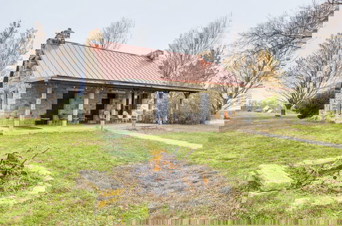 Foto 1 - Historic Farmhouse on 7 Acres w/ Stellar View