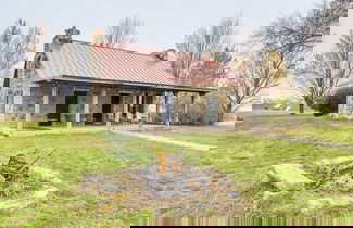 Foto 1 - Historic Farmhouse on 7 Acres w/ Stellar View