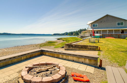 Photo 5 - Waterfront Hood Canal Cottage: Steps to the Beach