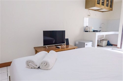 Photo 4 - Cozy Designed Studio Apartment At Gateway Ahmad Yani Cicadas