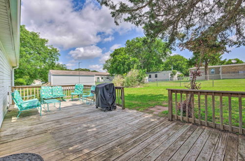 Photo 10 - Texas Home w/ Deck, Walk to Cedar Creek Reservoir