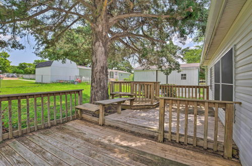 Photo 12 - Texas Home w/ Deck, Walk to Cedar Creek Reservoir