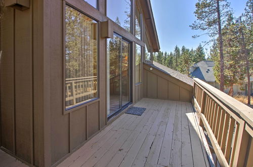 Photo 3 - Pet-friendly Sunriver Home: Hot Tub+8 Sharc Passes