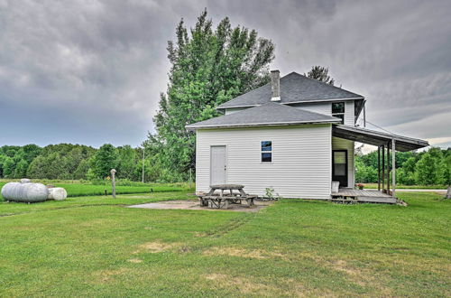 Foto 12 - Remodeled Cecil Farmhouse, Near Shawano Lake