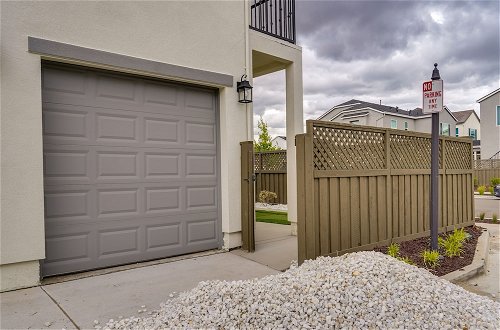 Photo 25 - California Midterm Rental With Fenced Yard