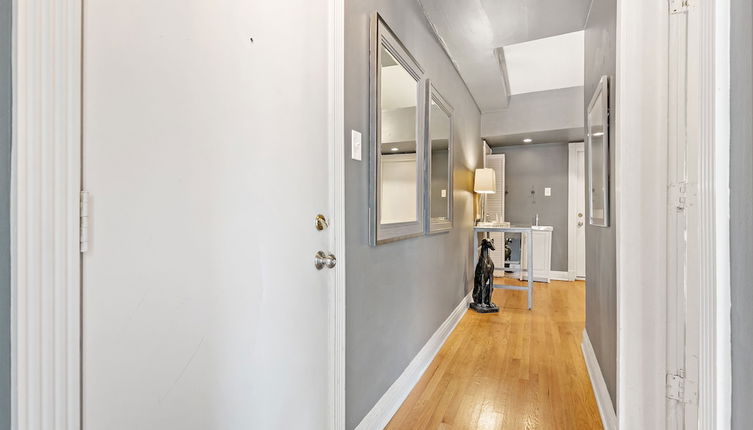 Photo 1 - 2BR Designer Apt in Festive Boystown